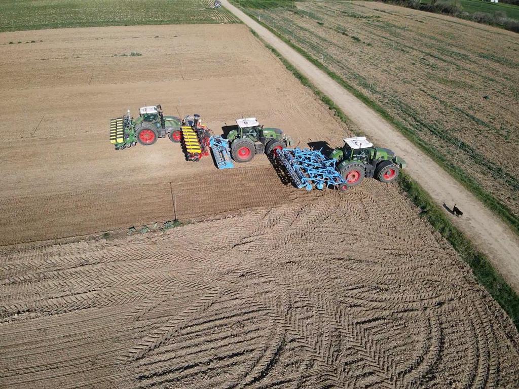tractors llaurant la terra